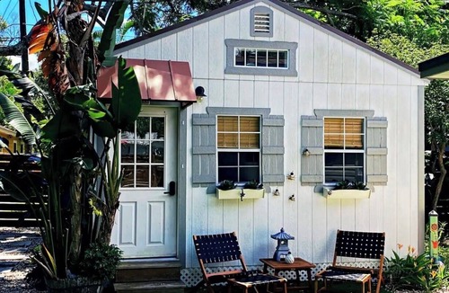 St. Petersburg - Clearwater Cottage | Cozy Cottage in the heart of St. Pete with hot tub- Pets welcome!