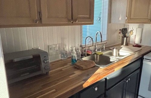 Truckland Cottage | Cozy cottage near Ft Myers beach, Sanibel Captiva Pet Friendly!