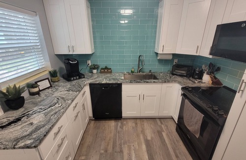 Ocala House | Cozy Cottage Sleeps 8 close to the World Equestrian Center