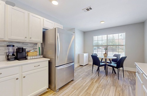 Downtown Apartment | Cozy Duplex Spacious Close to Everything