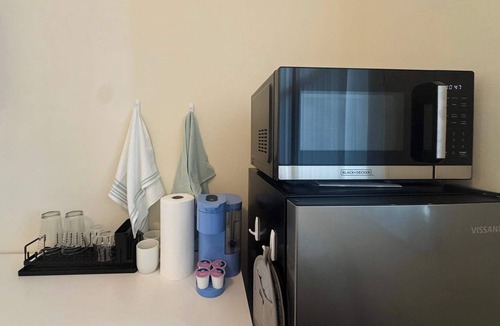 Bonita Shores Apartment | Cozy Escape – Free Bikes – Walk to Bonita Beach
