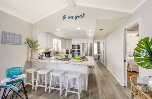 Lower Grand Lagoon Cottage | Cozy Family Beach Home, Golf Cart and near StAndrews PCB