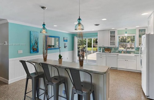 North River Shores House | Cozy Home! New Pool Great Location Minutes to Shopping Downtown, Dining & Beach.