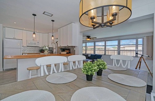 Lighthouse Point House | Cozy house with heated pool near the beach