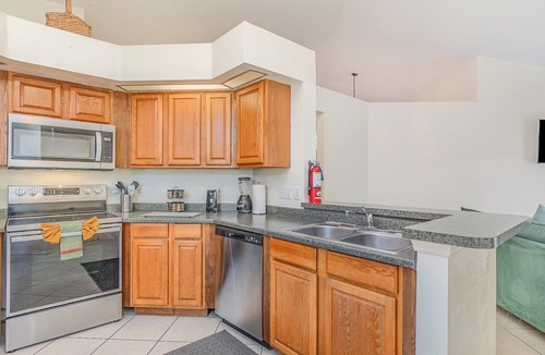 Buena Ventura Lakes House | Cozy Kissimmee Retreat with Private Pool, Near Disney & Universal Studios
