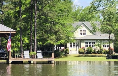 Ashville Cottage | Cozy Lake refuge to relax and restore!