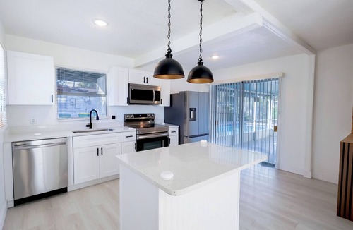 Cocoa House | Cozy Little Villa in the Heart of CoCoa 15 min from cruise terminal, Beaches,