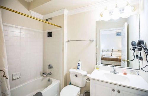 Fairland House | Cozy Lower-Level Retreat 3 Rooms + Pool Table
