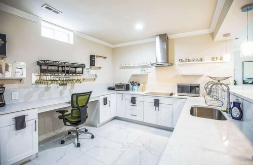 Fairland Apartment | Cozy Lower-Level Retreat 3 Rooms + Pool Table