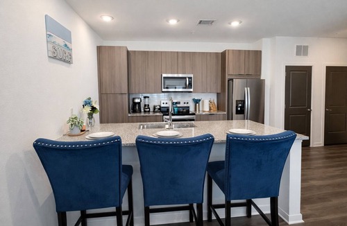 St. Augustine Apartment | Cozy Lux King Bed Apartment with Pool Gym Pickle Ball EV Charger and more