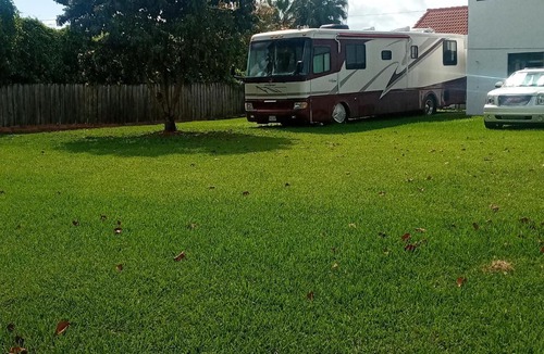Ludlam Other | Cozy Motorhome with Free Parking & Private Entrance