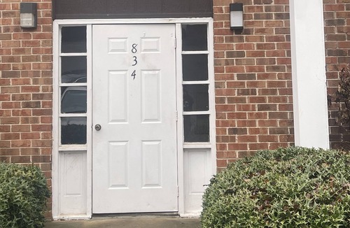 Glen Iris Condo | Cozy/peaceful condo that’s centrally-located & only minutes to many attractions.