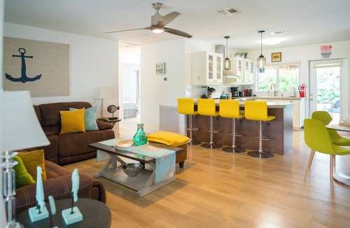 Deerfield Beach House | Cozy Pool house 1 mile to Deerfield Beach, Boca Raton, shopping & restaurants.