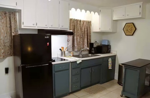 Southeast Pensacola Cottage | Cozy & Private Cottage - Perfect for Two