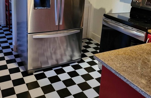 East Hill House | Cozy & Quiet Bungalow in East Hill Pensacola 1 Month Minimum