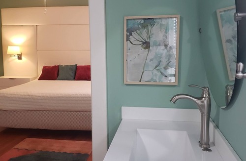 East Hill House | Cozy & Quiet Bungalow in East Hill Pensacola 1 Month Minimum