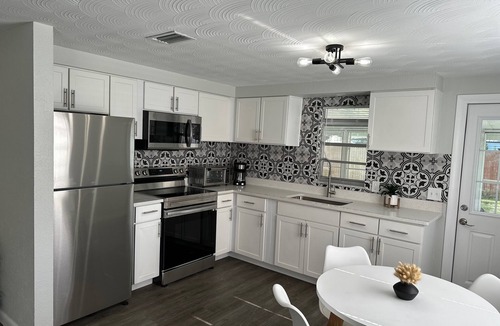 Downtown Zephyrhills Apartment | Cozy Retreat near Downtown Zephyrhills