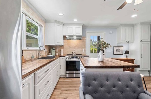 Bellview House | Cozy retreat w/hot tub & patio