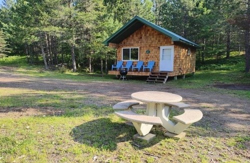 Isabella Cabin | Cozy Rustic Sleeping Cabin in Isabella