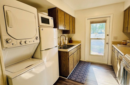 Bayou Oaks House | Cozy & Stylish Sarasota Suite-Mins to SRQ, Ringling & Beaches - Rilma's Villa