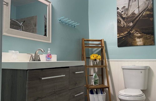 Bonita Springs Hotel | Cozy Tropical King Studio with Kitchenette in Bonita Springs