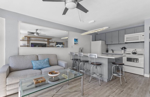Surfside Historic District Condo | Cozy, updated 1-bedroom condo steps from the ocean