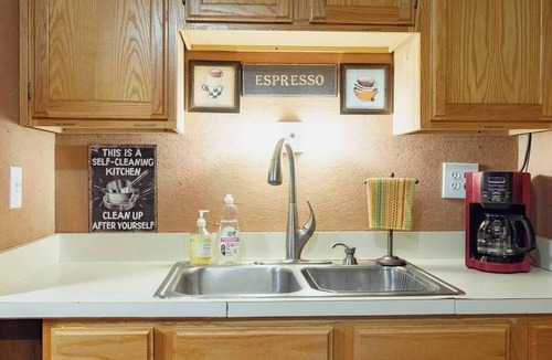 Pendleton House | Creekside Quarters - Fully stocked and private!