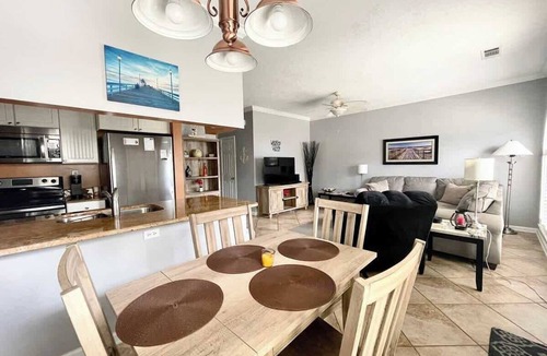 Long Beach Condo | Creole Coast