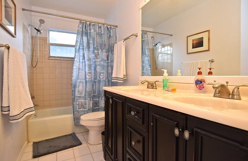 Siesta Key House | Crescent Street 1138 B | Pet Friendly, Pool Access