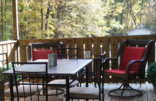 Woodland Hills House | Crimson Retreat - Book for Football Season!