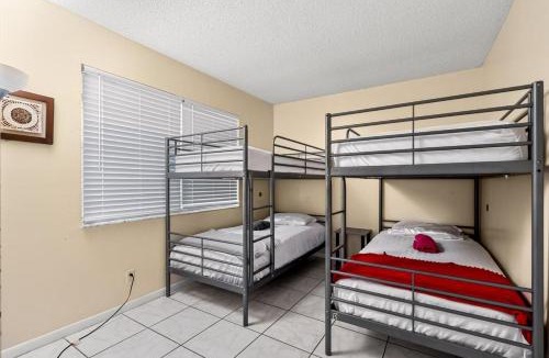 Middle River Terrace Hostel | Crocodhouse eight years hosting
