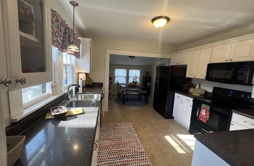 Cullman House | Cullman City Cottage HOME, close to I-65