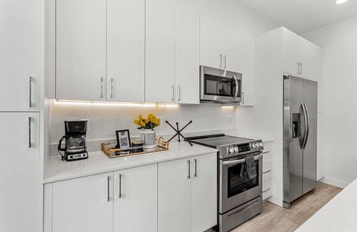 Pinecrest West Park House | Custom Designed Townhome Brand New near Everything