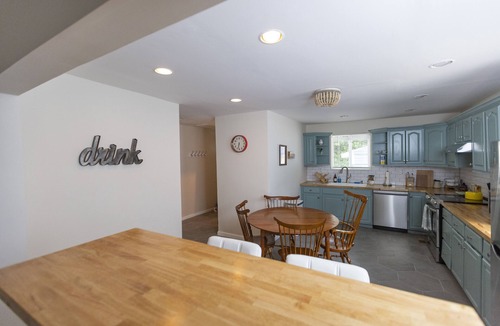Crestline Heights House | Cute Family House - Close to everything,10 minutes to downtown BHM!
