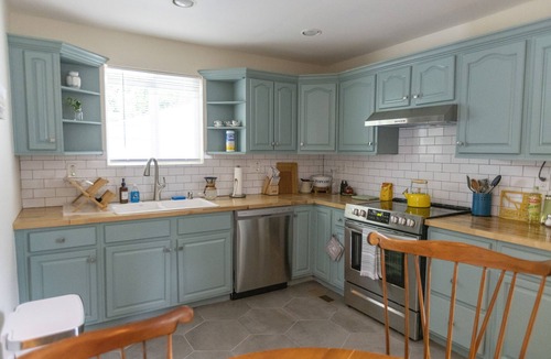 Crestline Heights House | Cute Family House - Close to everything,10 minutes to downtown BHM!