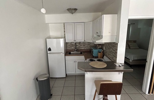 Victoria Park Apartment | Cute One Bedroom Near the Beach that is located minutes from Las Olas Blvd; Port