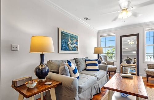Fairhope Apartment | Cypress at Jubilee Suites Bed & Breakfast. 1K/1Q/1B