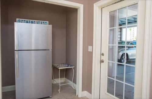 Seagrass House | Dates Available! Check out our property!