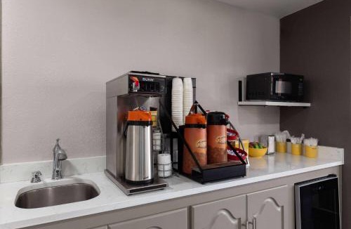 Childersburg Hotel | Days Inn by Wyndham Childersburg