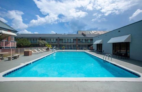 Mobile Hotel | Days Inn by Wyndham Mobile I-65