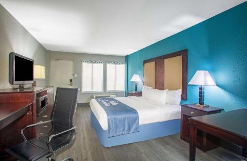 Mobile Hotel | Days Inn by Wyndham Mobile I-65