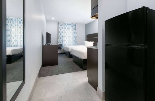 Zachary Hotel | Days Inn by Wyndham Zachary LA