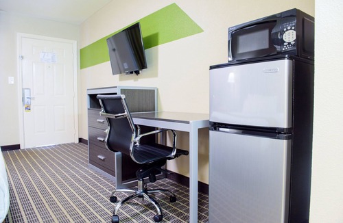 Athens Hotel | Days Inn & Suites by Wyndham Athens Alabama