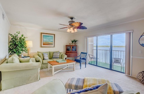 Port Orange Apartment | Daytona Beach Luxury Waterfront Retreat - UNIT 201