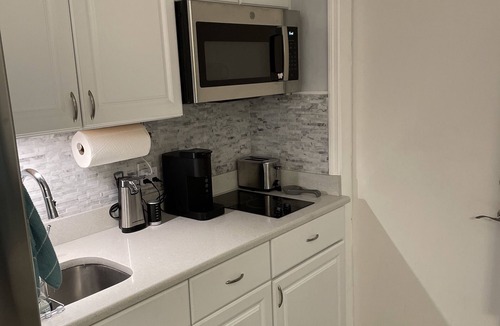 South Peninsula Historic District Condo | Daytona Beach Oceanfront complex with 1 bedroom/2 Full baths