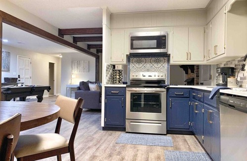 Decatur House | Decatur Chic Family Home with Pool Table