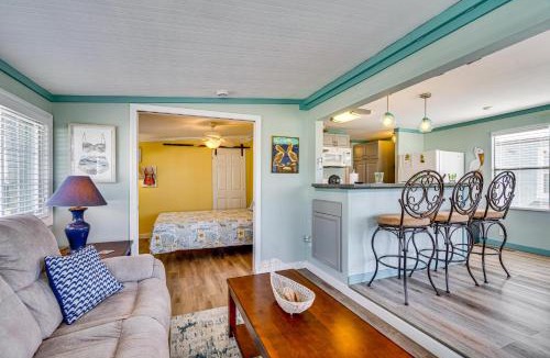 Fort Myers Beach House | Deck & Resort Perks: Home 3 Mi to Fort Myers Beach