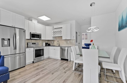 Seybold Condo | °Magical bright Apt 5min walking Design District°
