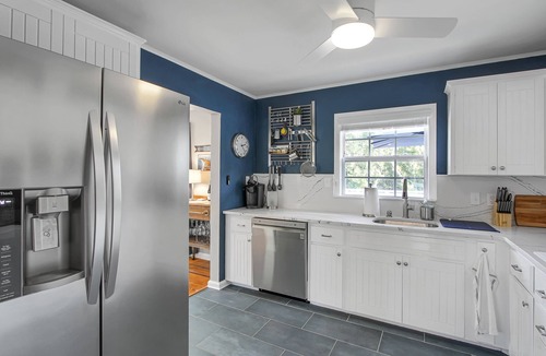 Whitney Beach House | Delightful 2/2 Beach House LBK 5 Min drive to Beach