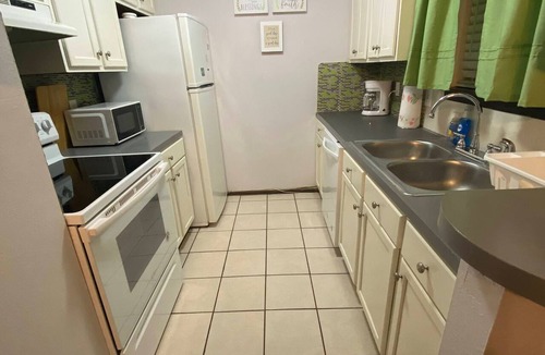 Mid City South Condo | Delightful 2-bedroom condo with AC in Baton Rouge
